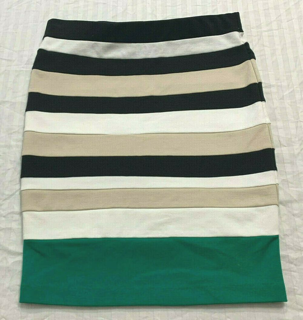 🍏🍏🍏 MAURICES PULL ON WOMENS SKIRT SIZE S 🍏🍏🍏